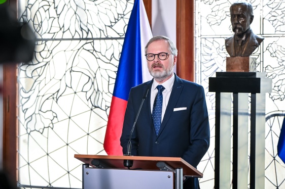 Premiér Petr Fiala poskytl veřejnosti vyjádření ohledně dalšího postupu po odstoupení ministra spravedlnosti Pavla Blažka z funkce, 3. června 2025.